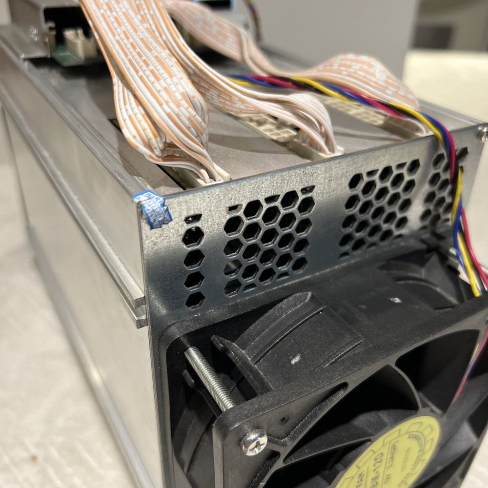 Bitmain Antminer D3 19.3Gh Mining X11 Algorithm (USA Seller) (Lightly Used)