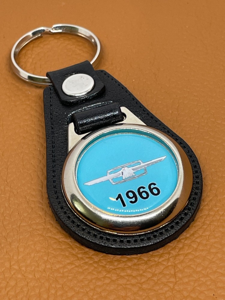 PREMIUM BLACK KEYCHAIN WITH 1966 THUNDERBIRD