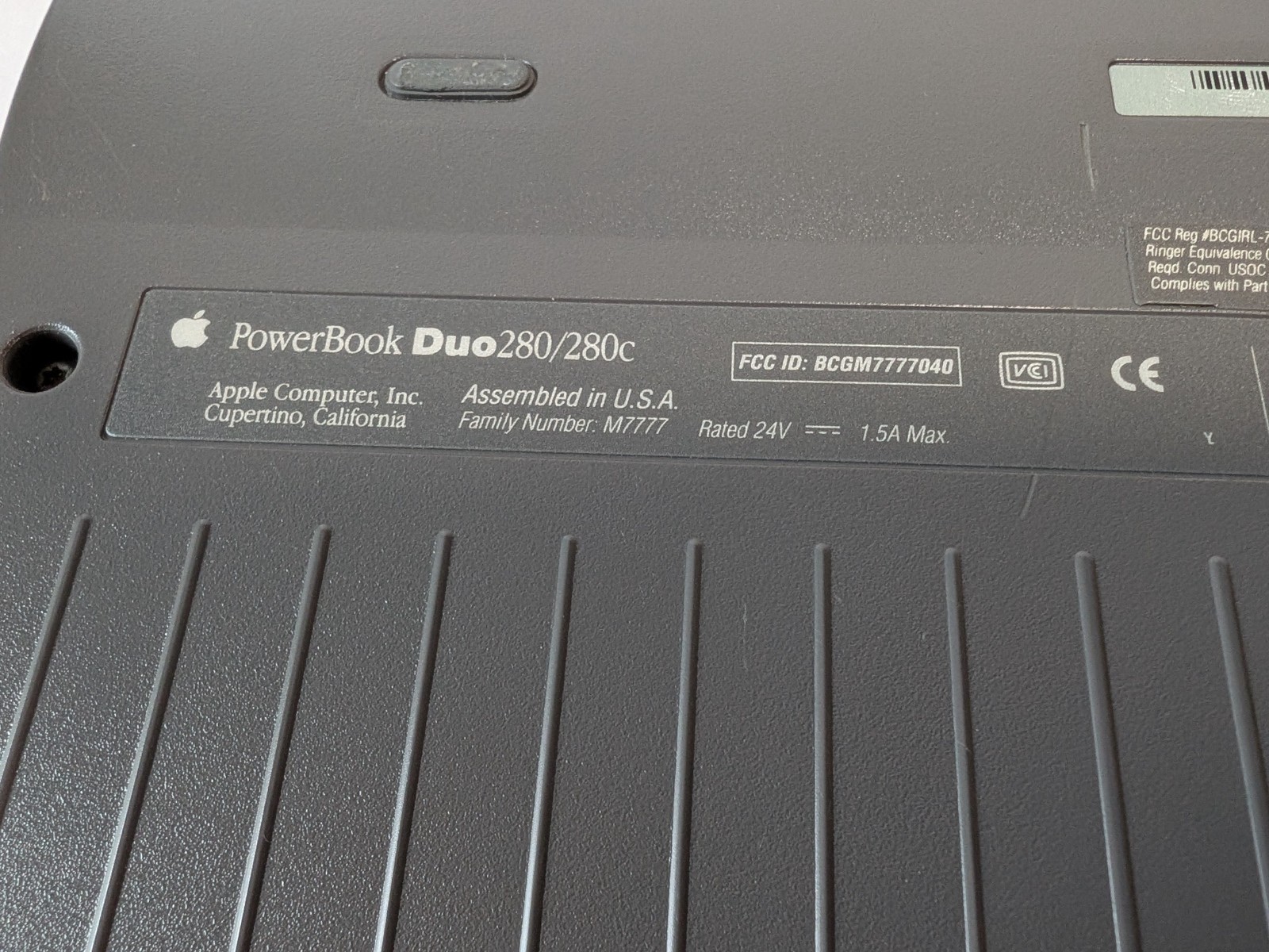 Vintage Apple PowerBook Duo 280 M7777 - UNTESTED