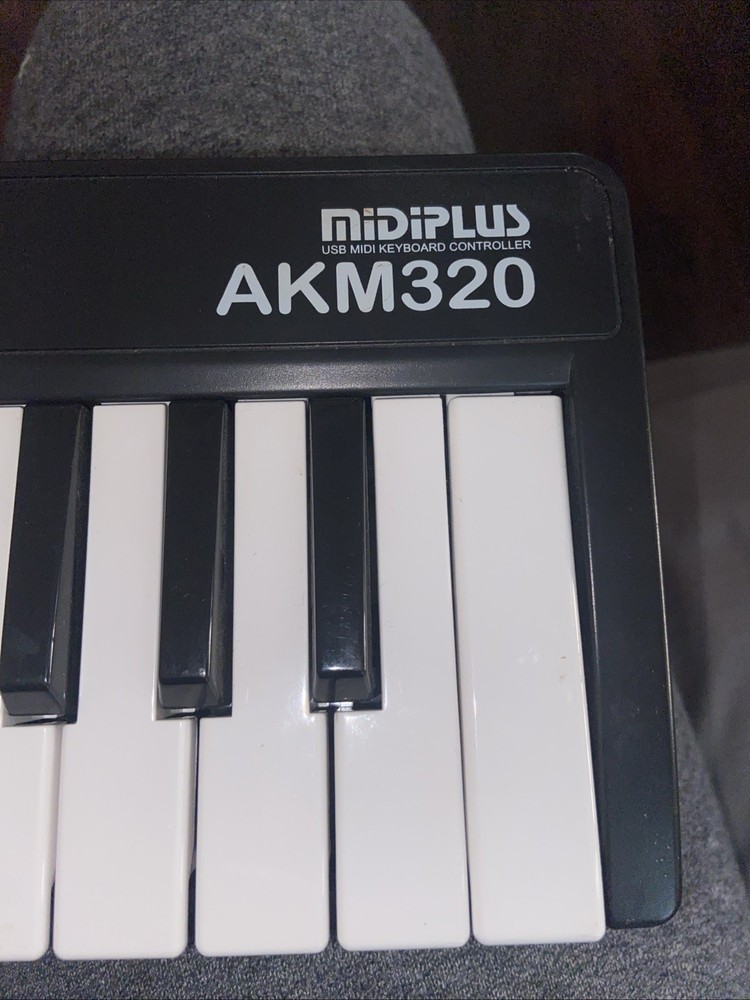 Midiplus AKM320 32-Note USB Midi Compact Mini Keyboard Controller