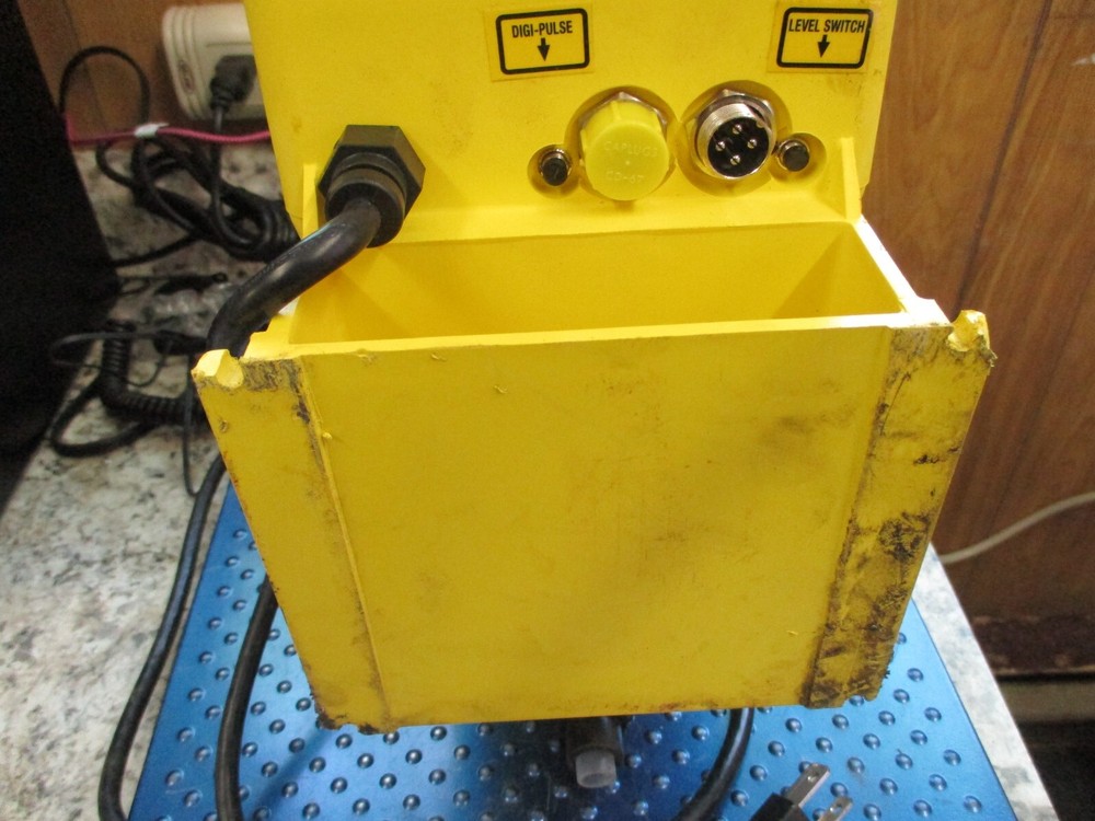 LMI MICROPROCESSOR DOSING PUMP 250 GPH 120V 3.50A C911-465SI