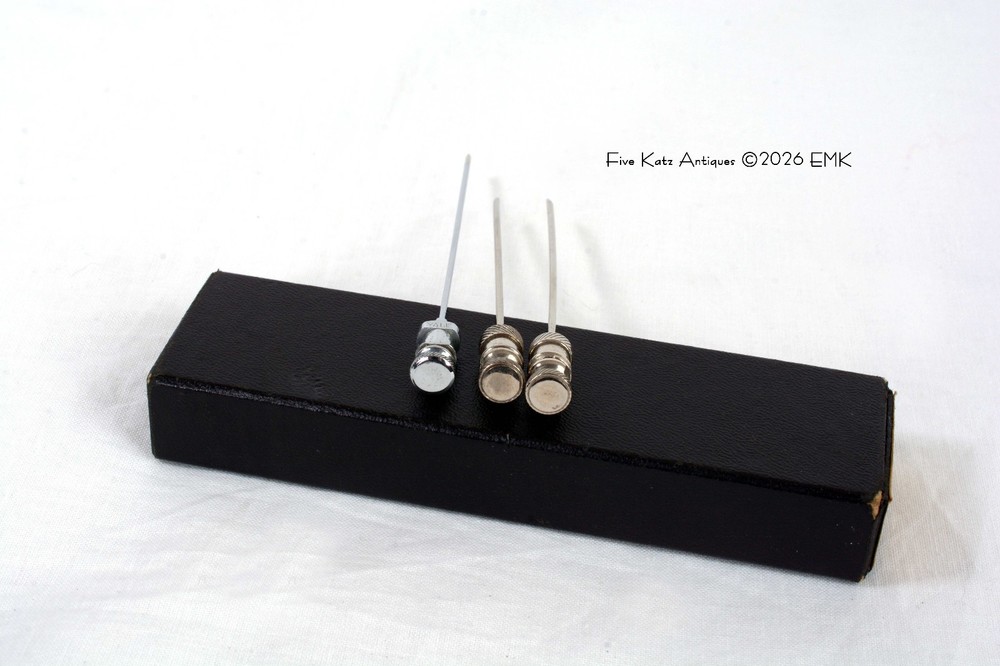 Antique BD - Becton & Dickinson & Co / Yale - Luer Lock Needles & Box