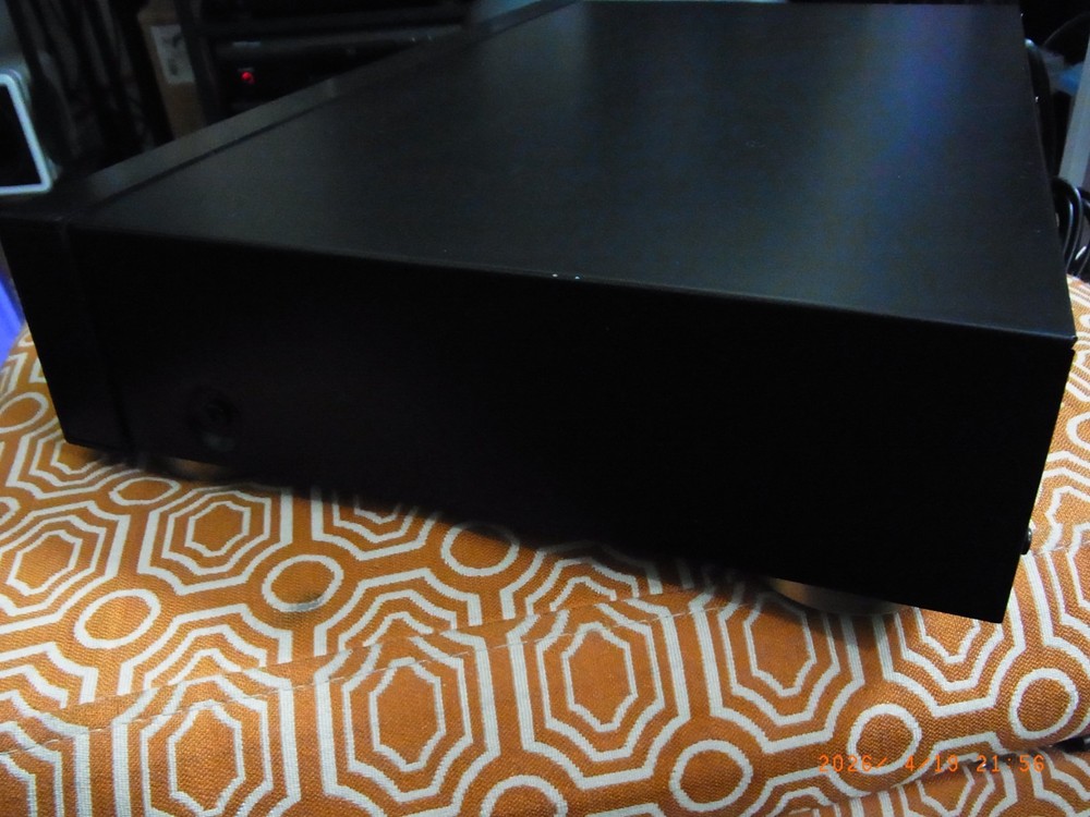 TEAC CD-P650 CD Player with USB Digital Interface Recording/Playback