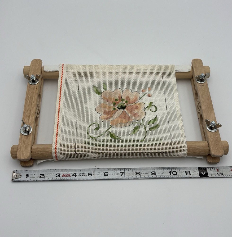 DIRLS Needlework Embroidery Wood Scroll Frame w/ Flower Pattern & Yarn 11"x6"