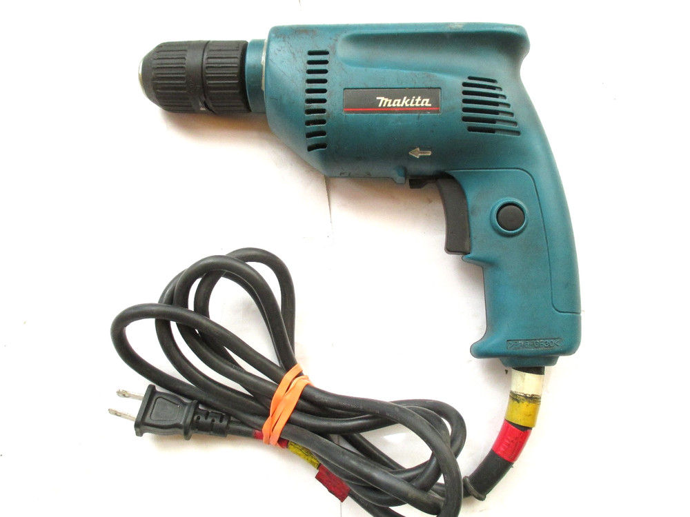 Makita 6410 Reversing Drill, 3/8" Capacity.  Keyless