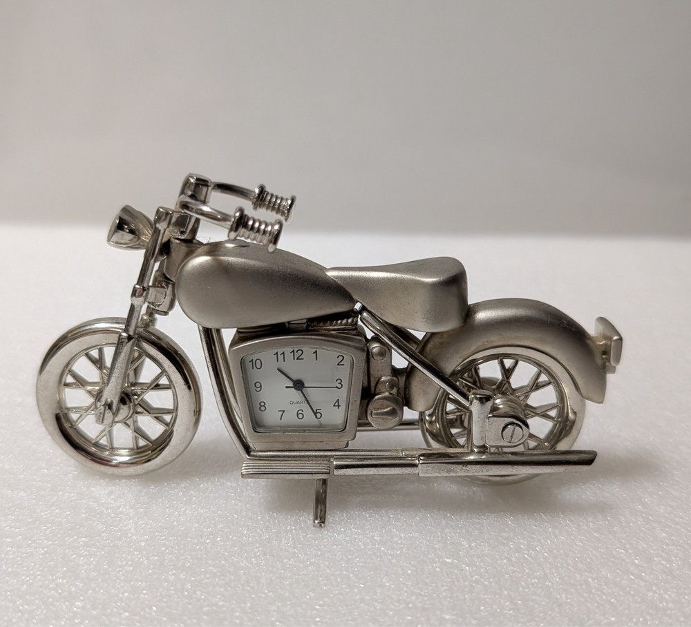 4x2" Miniature Motorcycle Desk Quartz Clock: Matte, Japan Motion, DOESN'T WORK