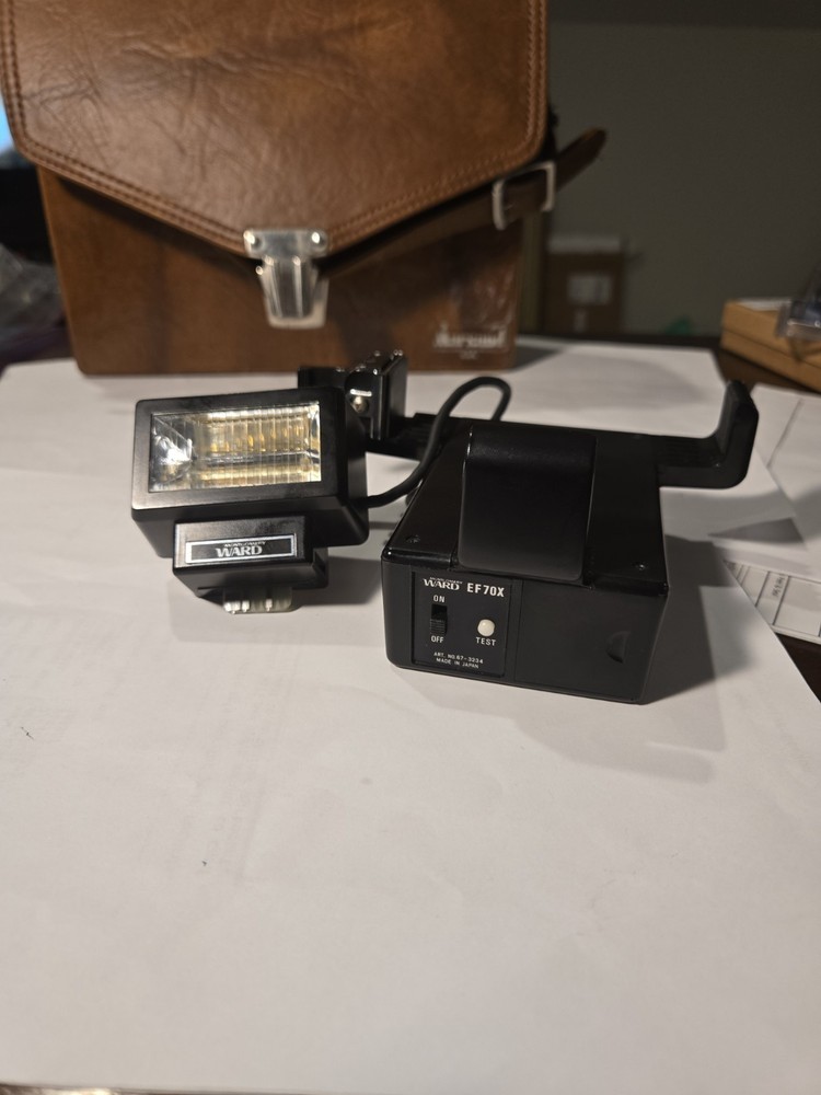 Polaroid SX-70 Land Camera Instant Camera With Marsand Case ***UNTESTED***