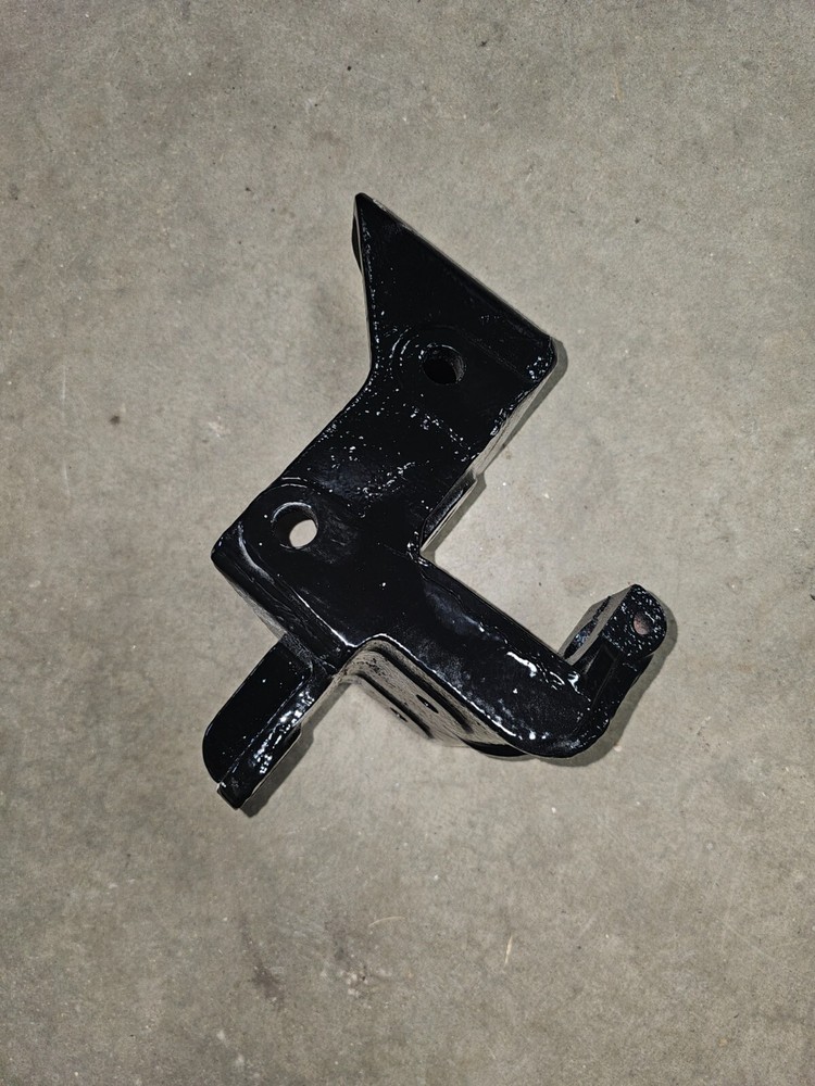 OEM International Spring Hanger Bracket 874271R2