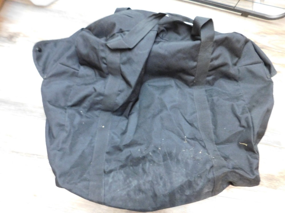 FLYING CIRCLE BLACK FLYER'S KIT BAG