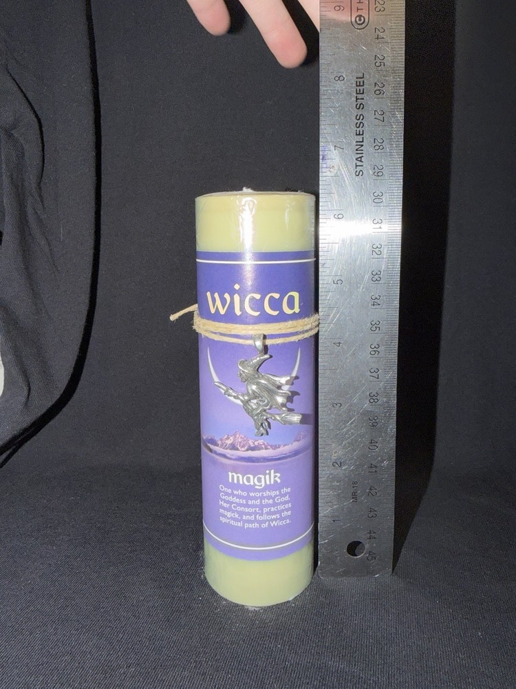 Magik Wicca Candle w Pendant