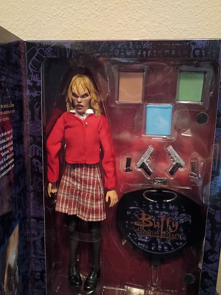 Sideshow Collectibles Buffy 12 " Vampire Darla