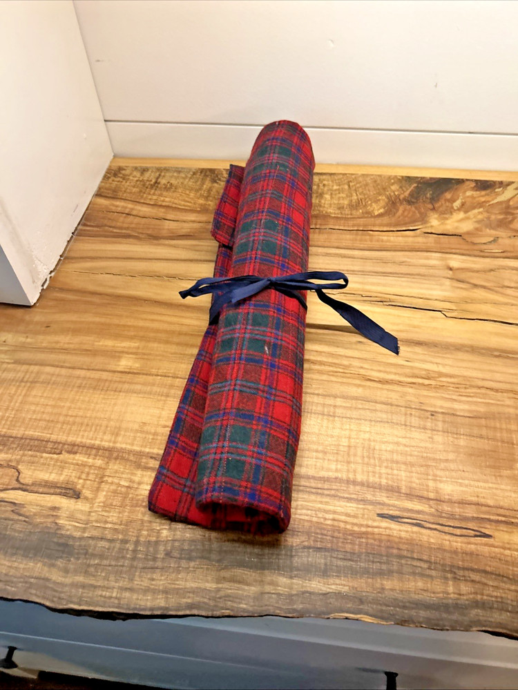 Vintage Five Pair Knitting Needles With Plaid Wool Storage Caddy Wrap