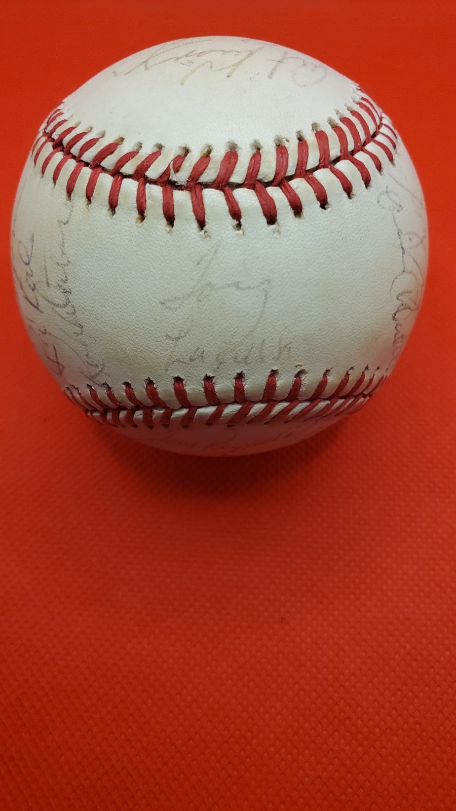 Tom Seaver Signed Baseball – Beckett - 1984 White Sox Team - Auto - 27 Sigs HOF