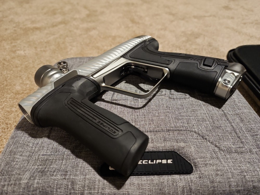 TWISTER Planet Eclipse CS3 Electronic Paintball Marker