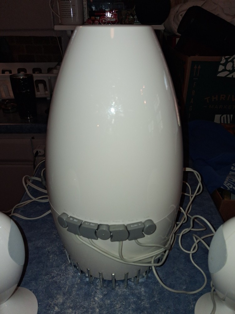 JBL Encounter 2.1 Multimedia Speaker System White Large Egg Alien Speaker Works!