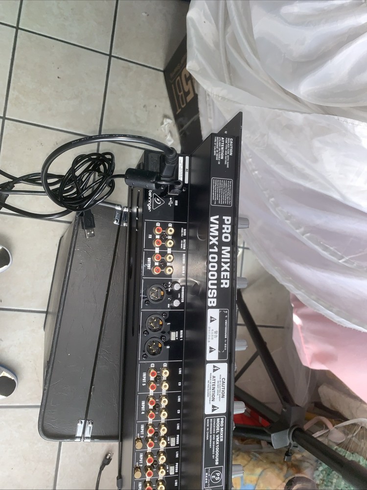 Behringer VMX 1000USB DJ Mixer
