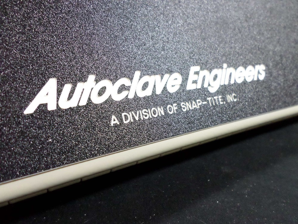 AUTOCLAVE ENGINEERS UHC Temperature Universal Heater Controller UHC030001001