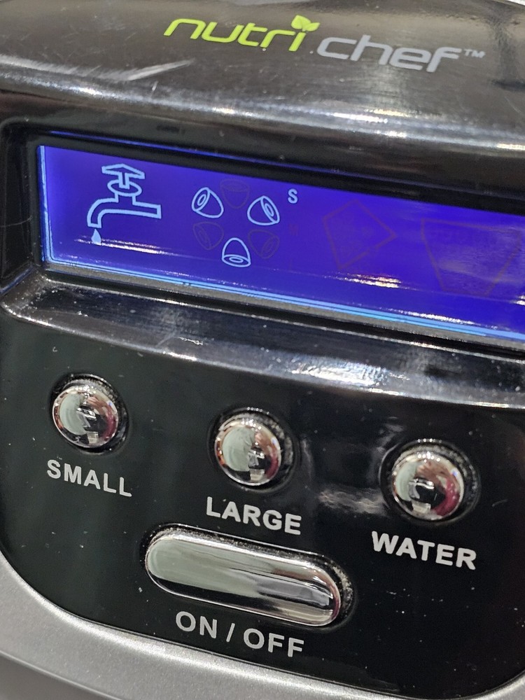 NutriChef Countertop Ice Cube Maker Machine & Dispenser - Kitchen PYLE PICEM-75