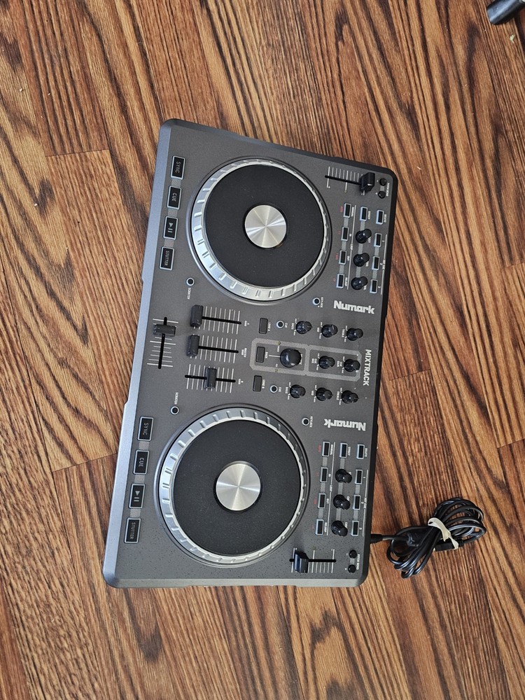 Numark Mixtrack Digital DJ Controller