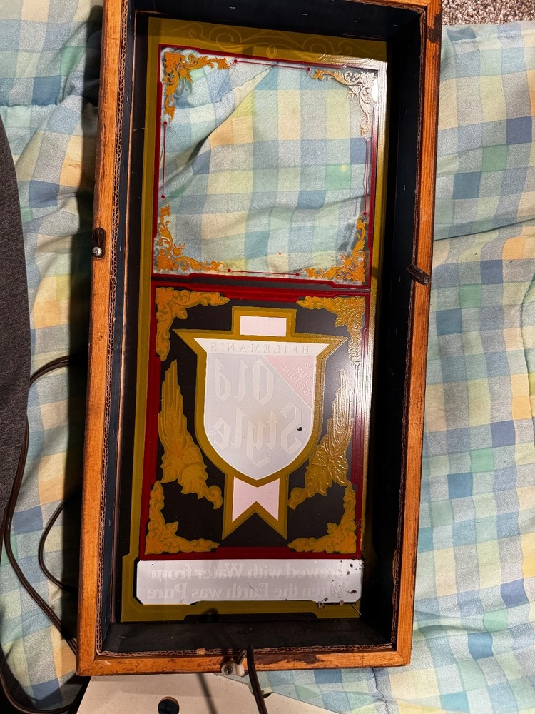 Vintage Heileman’s Old Style Beer Lighted Clock Mirror.