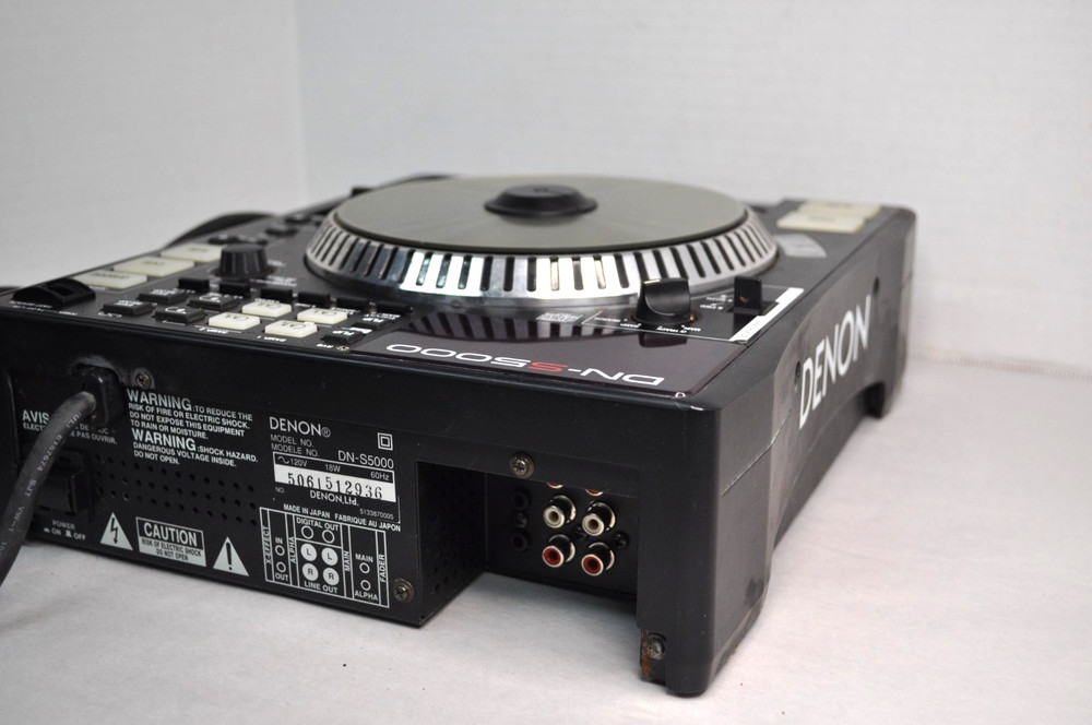 Denon DN-S5000 CD Turntable Deck- DJ Mixer. Powers On (Read)