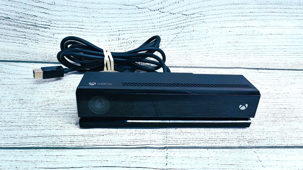 Genuine Microsoft Xbox One Kinect Wired Motion Sensor Black Model 1520 OEM