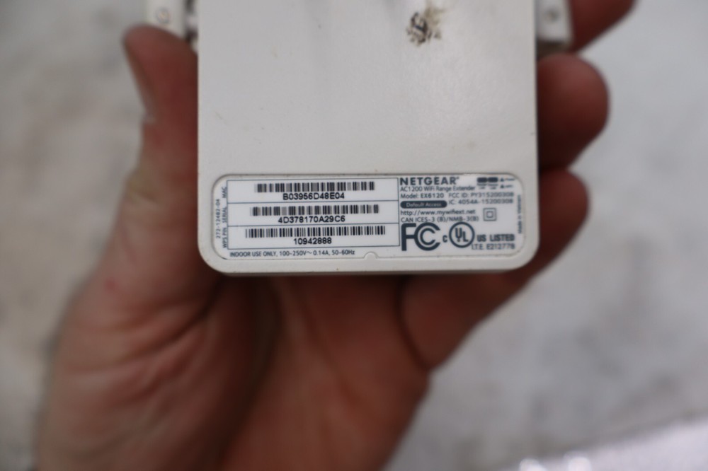 NETGEAR EX6120 AC1200 Wi-Fi Range Extender