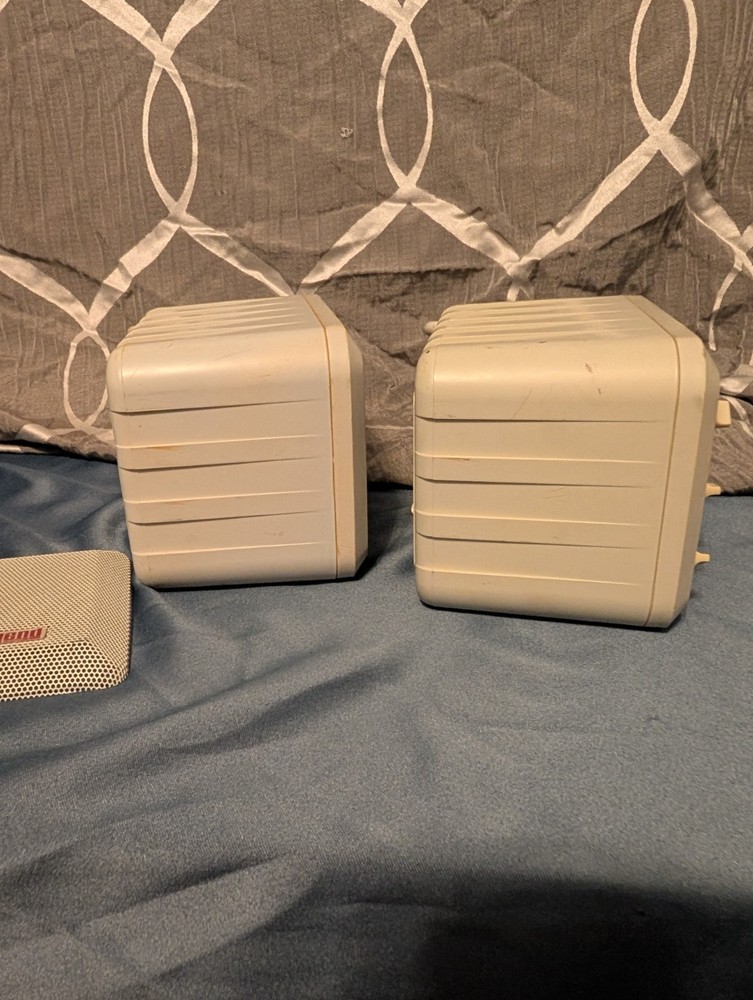 Vintage 90s Legend" brand portable computer speaker UNTESTED