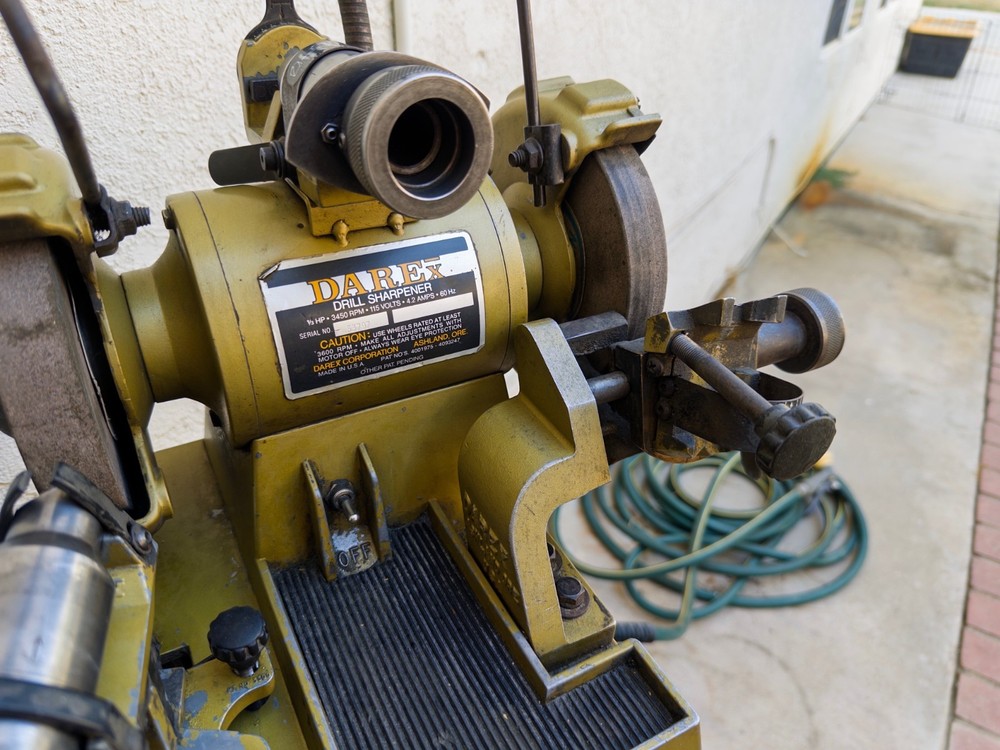 DAREX DRILL SHARPENER w/ STAND + 2 DRILL CHUCKS