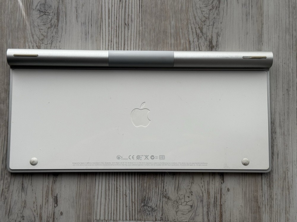 Apple Magic KeyboardWireless Bluetooth ModelA1314