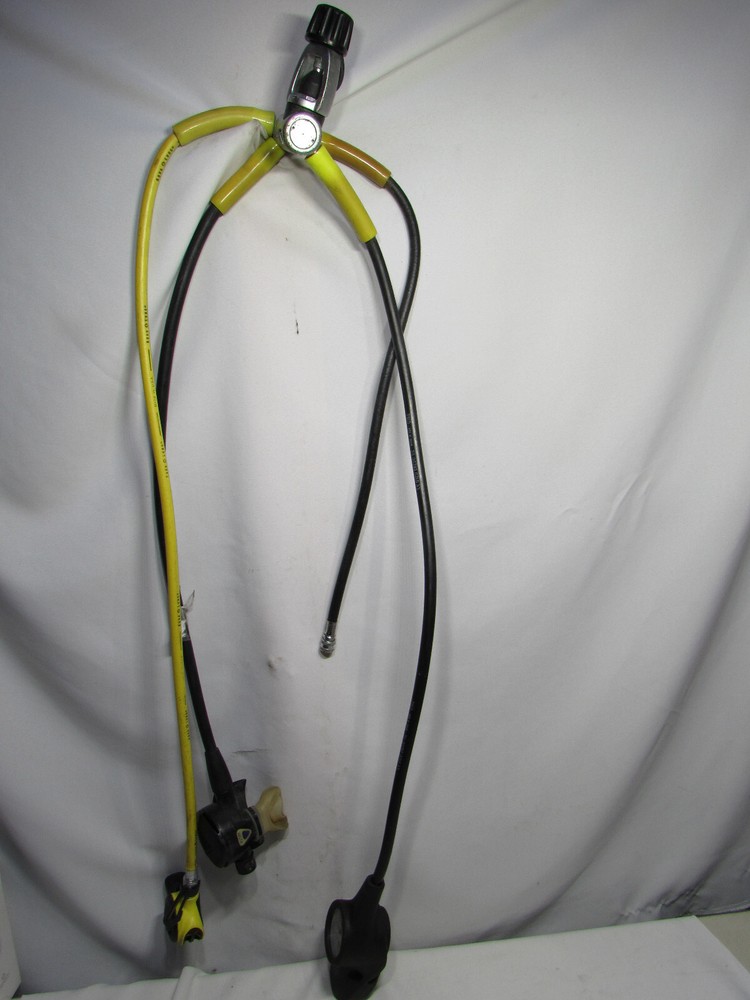 oceanic octopus glo DATA PLUS dive computer , regulators