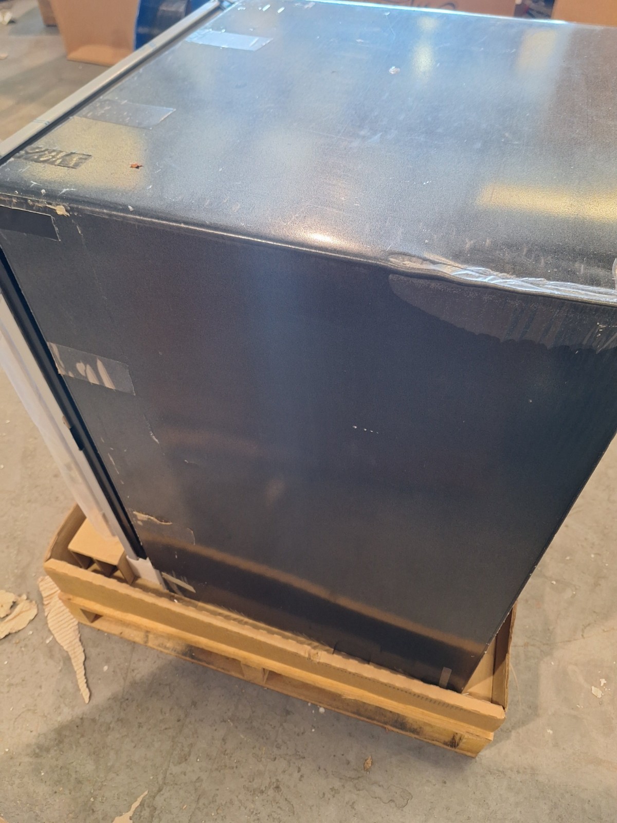 HA24RB-3-1L Perlick 24" ADA Refrigerator, SS Solid Door, Left Hinge - 2009047606