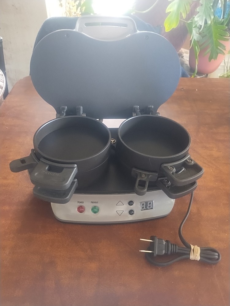 Hamilton Beach Dual Breakfast Sandwich Maker with Timer Silver.