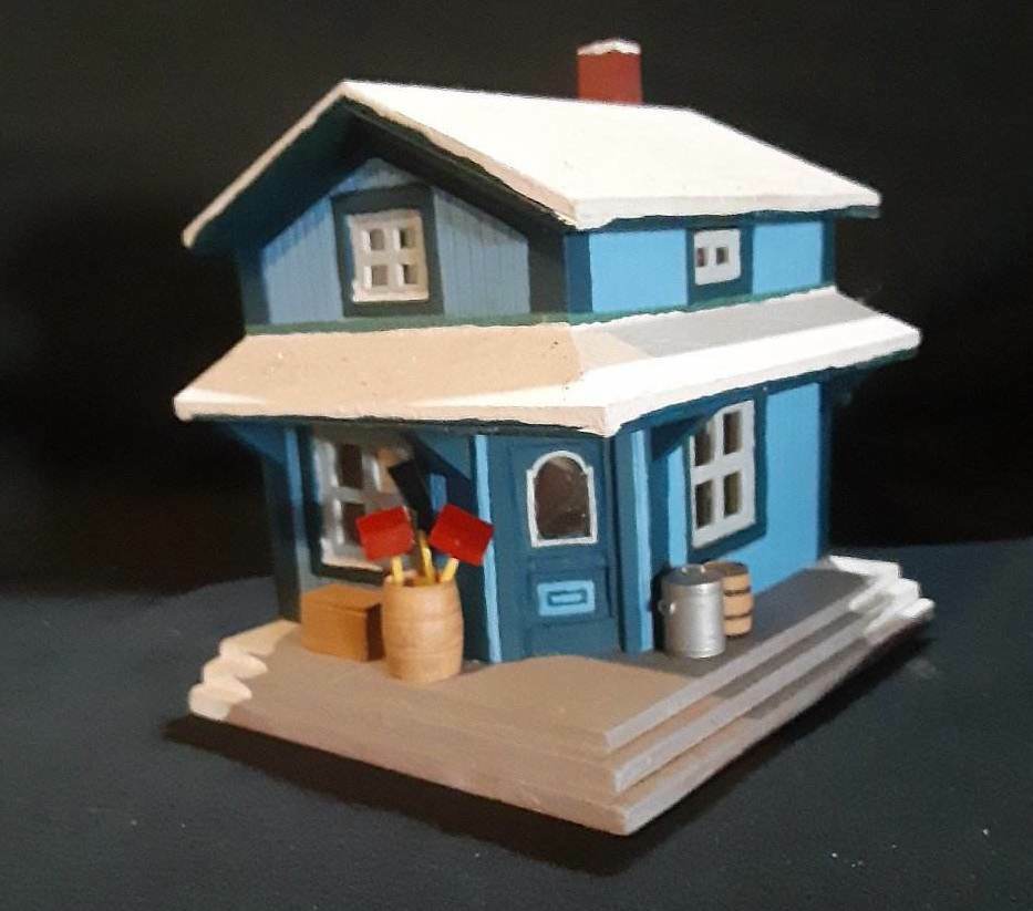 Lighted HO SCALE GENERAL MERCHANDISE STORE WOOD MODEL Handcrafted Cornwall NY
