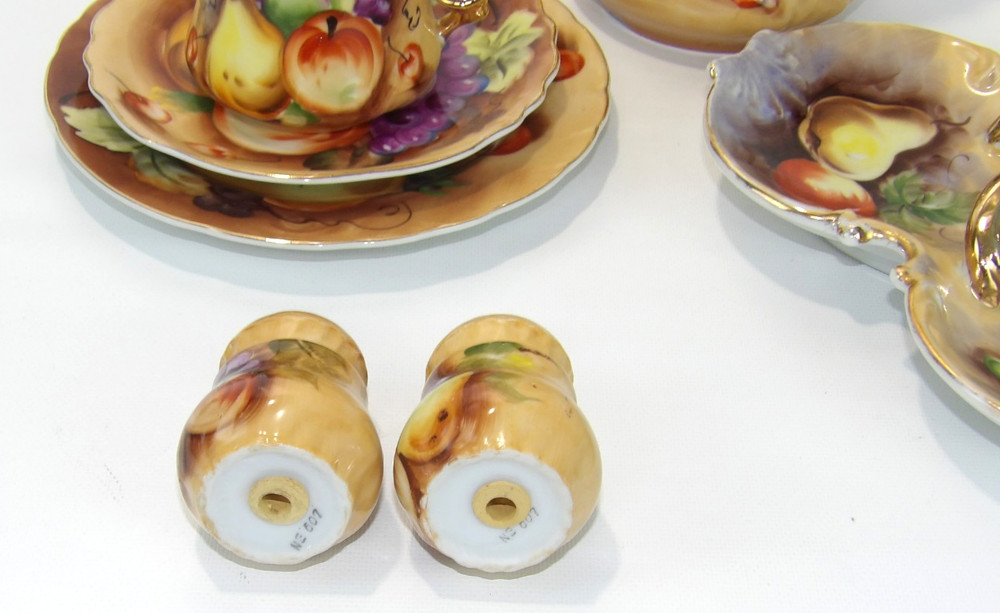 Vintage Lefton Heritage Fruit 8 Piece Assorted Serving Set