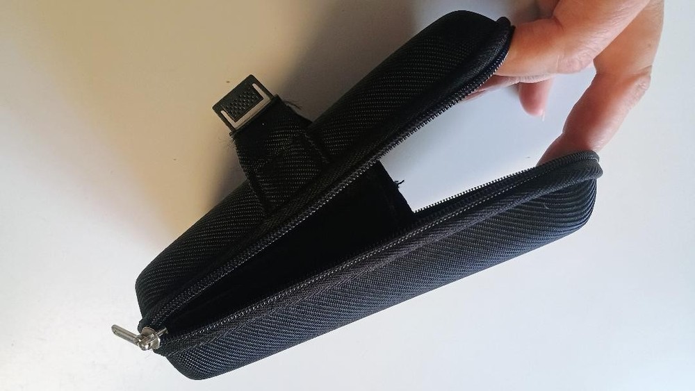 PIQUADRO Zippered Hard shell Accessories Storage Case clip attach