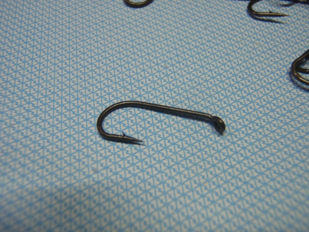 100 standard down-eye medium weight wet fly hooks size 10