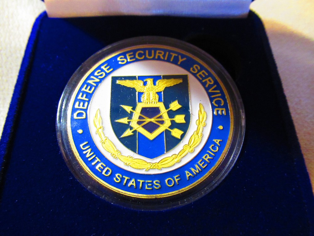 DEFENSE SECURITY SERVICE Challenge Coin w/ Presentation Box