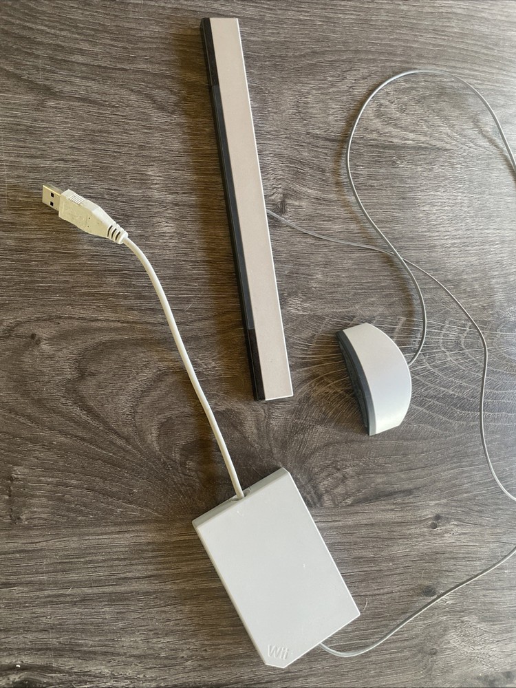 Nintendo Wii OEM Speak Microphone and Sensor Bar Combo