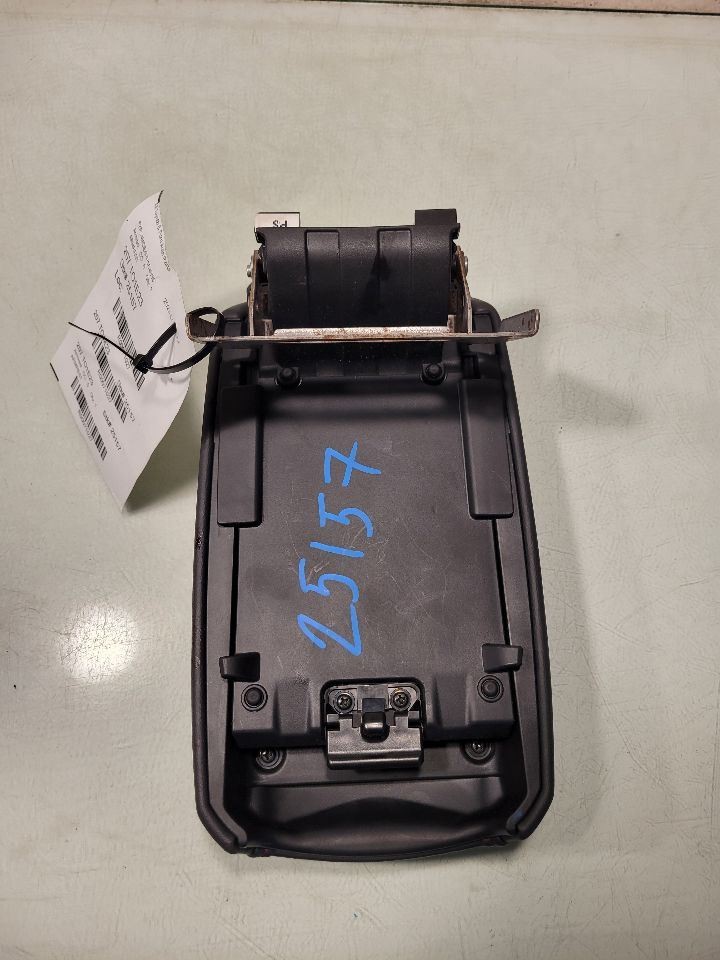 COROLLA 2023 CONSOL ARMREST