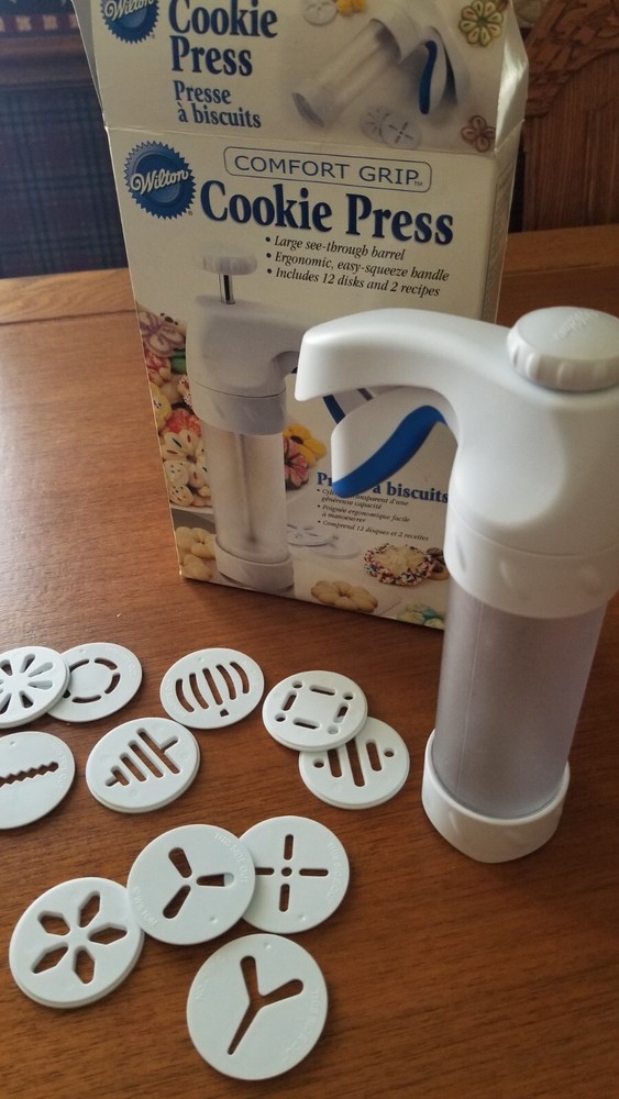 Wilton Cookie Press 12 Discs New Open Box Comfort Grip