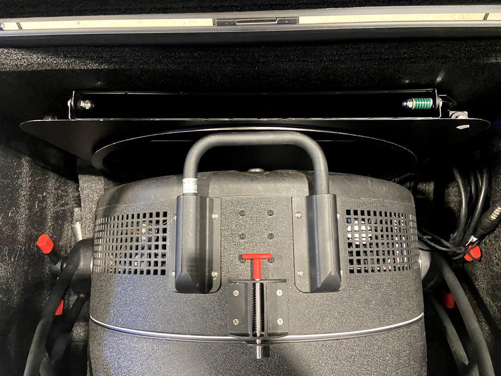 Cineo Lighting Reflex R15 LED Light with Yoke and Case