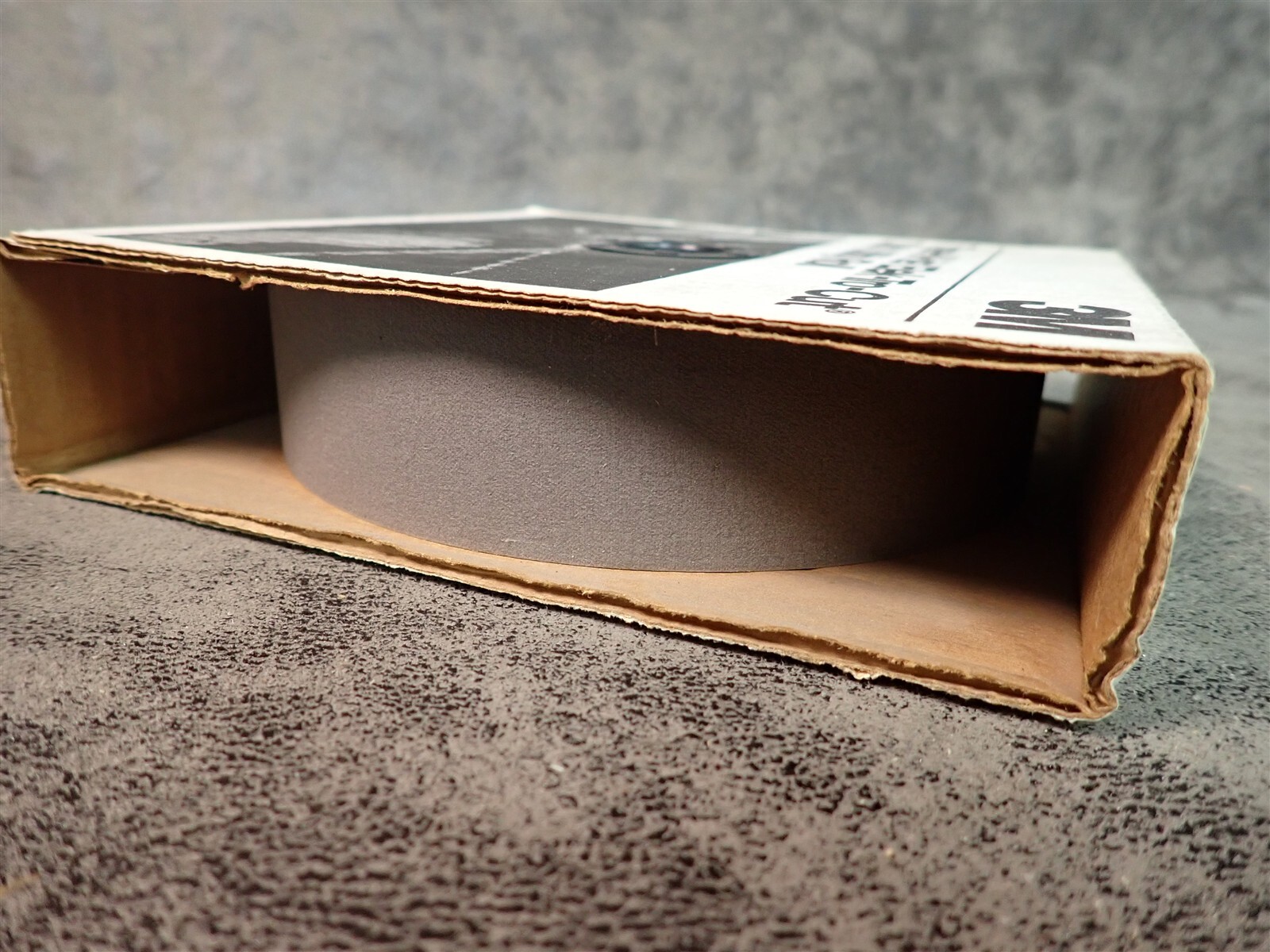 NEW 3M 05021 Elek-Tro-Cut 1.5" x 50 Yard 400J Grit Cloth Utility Roll (W5)