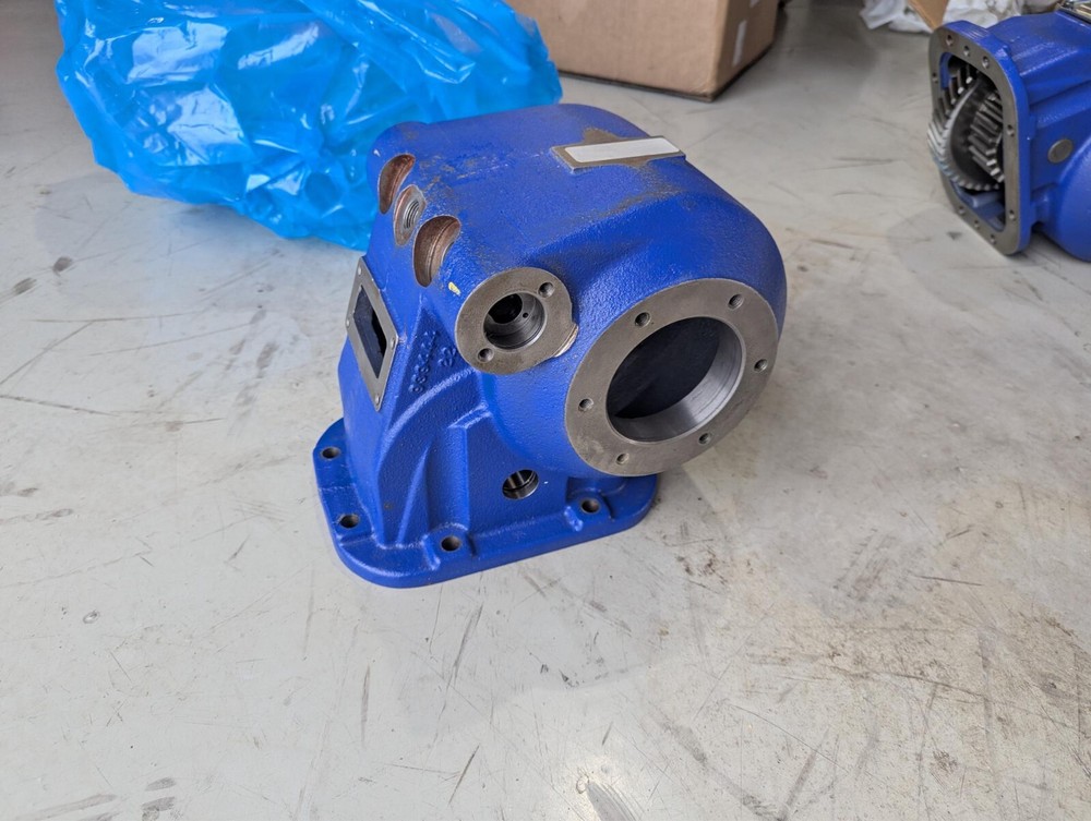 Muncie PTO 828F-E8008-T1CX