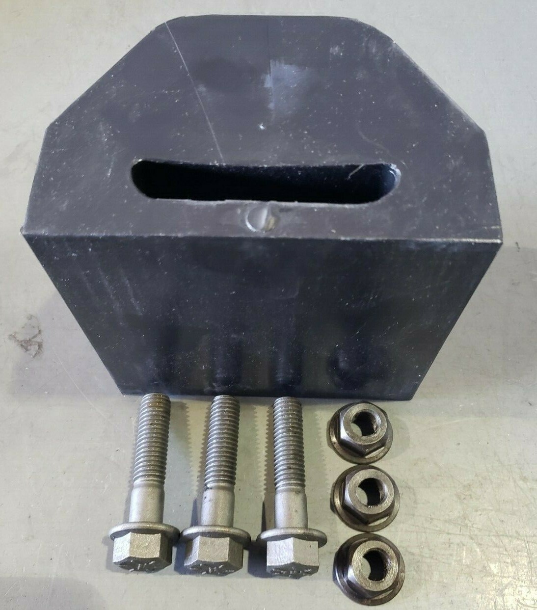 One Hendrickson Auxiliary Spring Kit HMX400-460 HN402/462/522 Haulmaax 64179-004