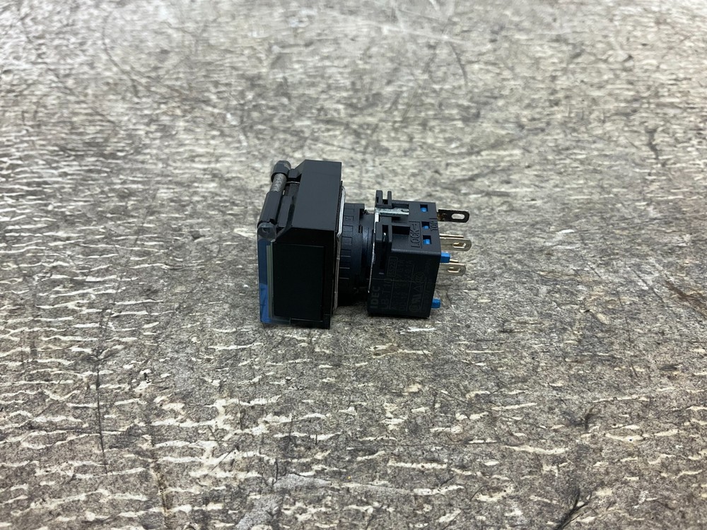 IDEC LB-T10 Green Illuminated Push Button LBT10 (TSC)