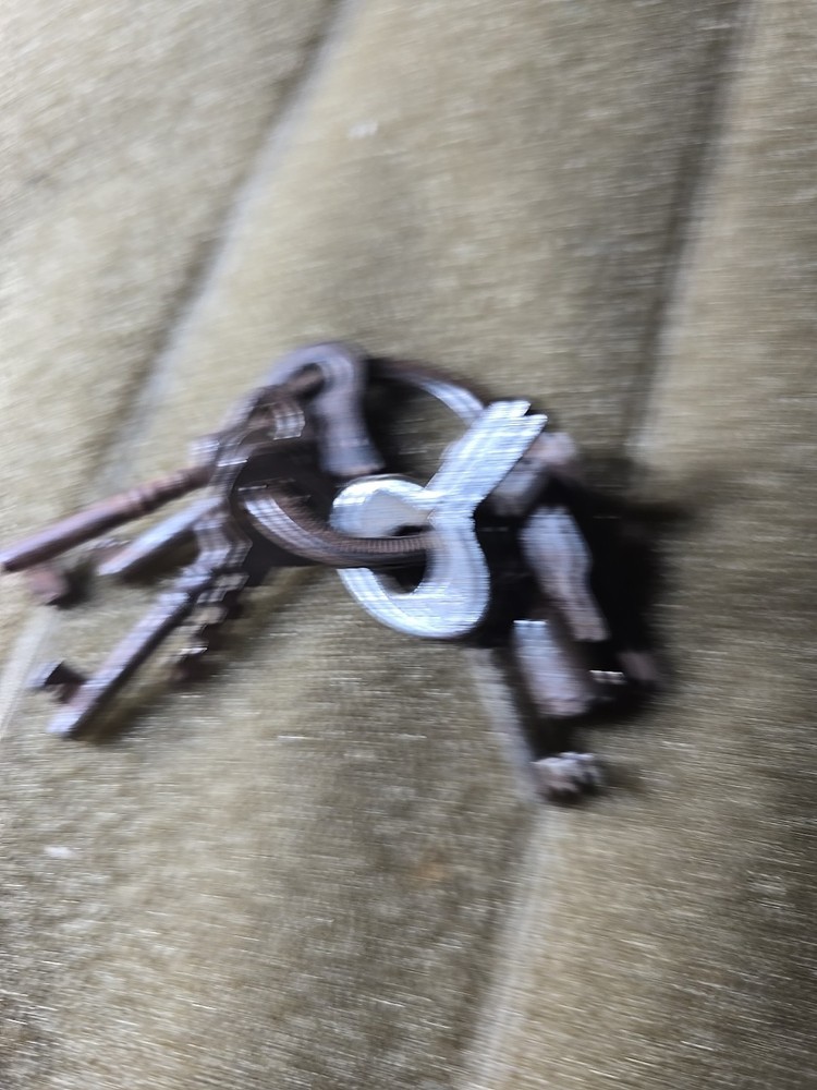 Vintage set of 9 Keys