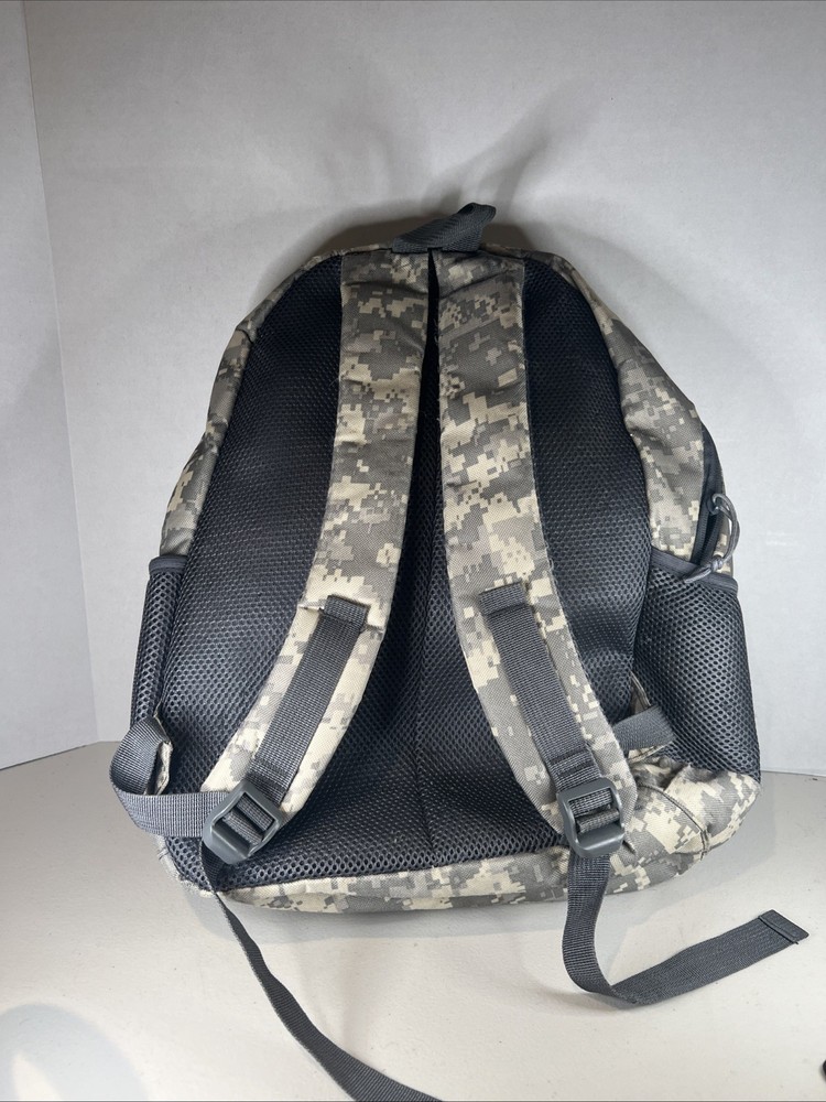 U.S. Army Light Weight Nylon Digital Como Back Pack