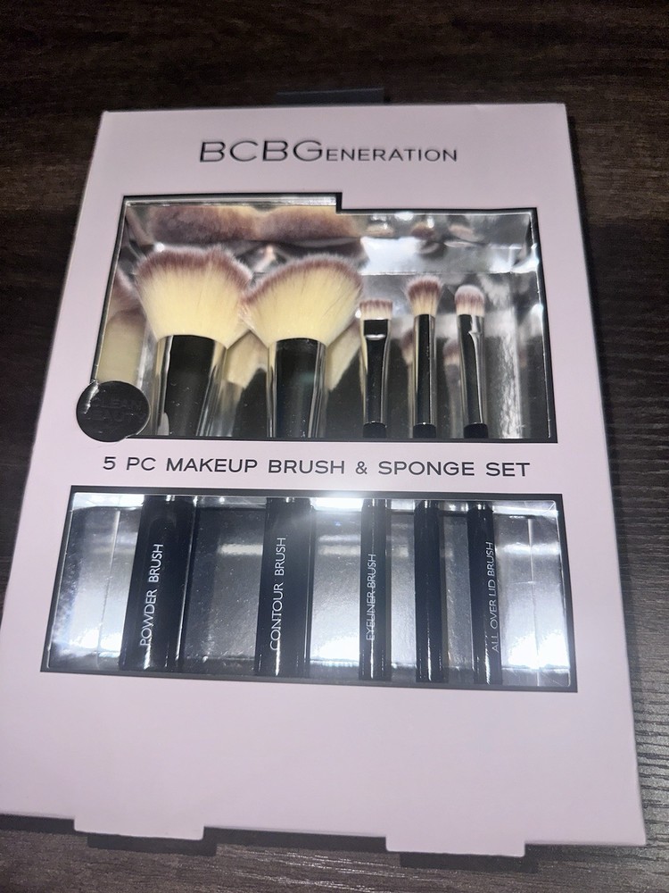NEW UNOPENED BCBGeneration 5 Pc Makeup Brush & Sponge Set Black Handle
