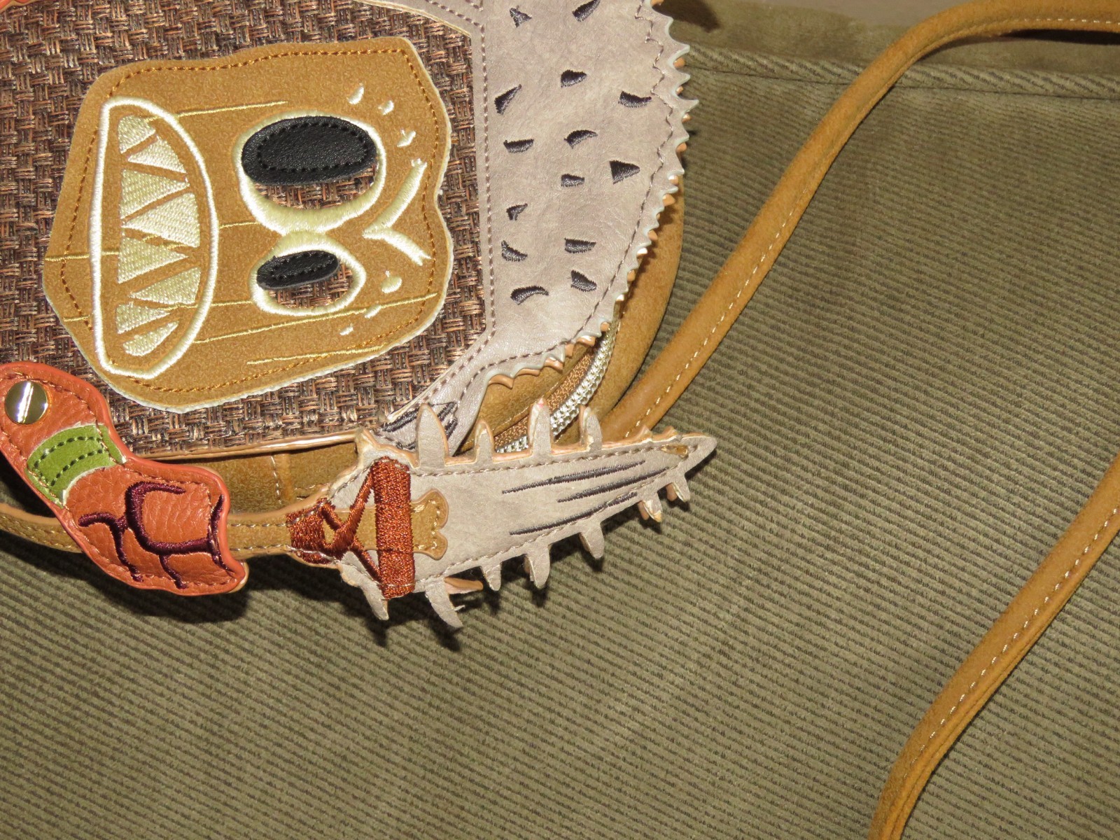 Danielle Nicole Disney Moana Kakamora Crossbody Bag Purse Rare find